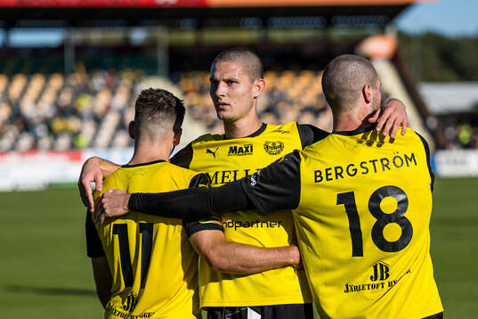 Mjällbys Timo Stavitski, Rasmus Wikström och Jacob