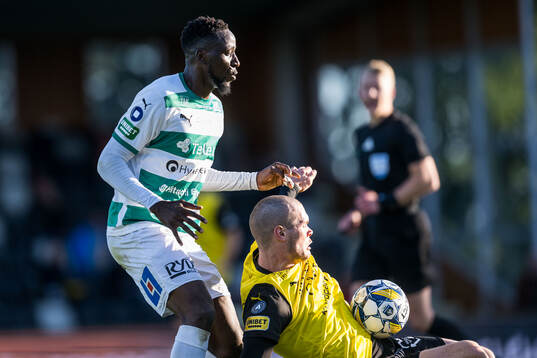 Västerås Frederic Nsabiyumva och Mjällbys Jacob