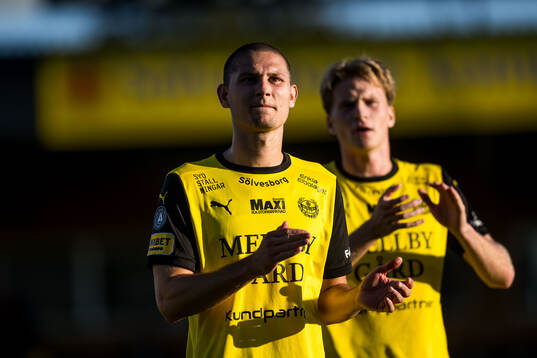 Mjällbys Rasmus Wikström jublar