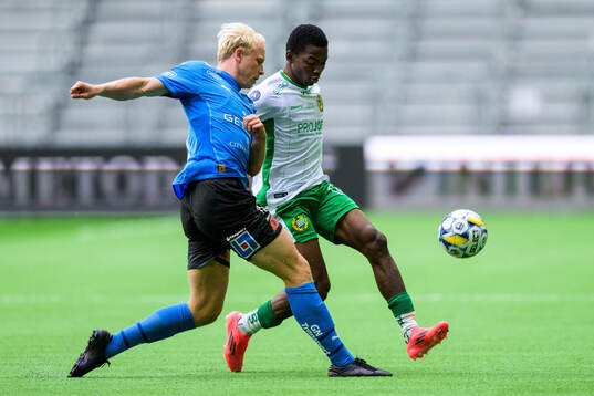 Halmstads André Boman och Hammarbys Bouzomana Toure