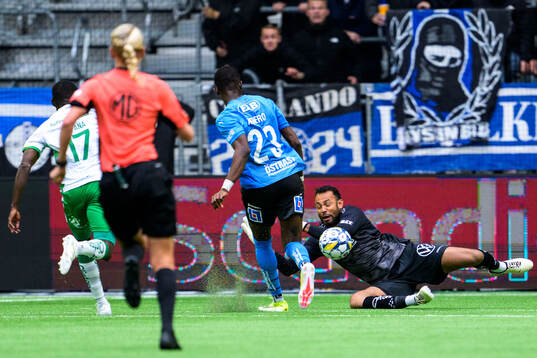 Halmstads Yannick Agnero och Hammarbys Warner Hahn