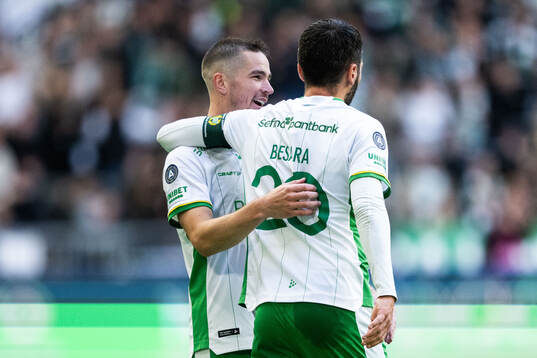 Hammarbys Oscar Johansson Schellhas och Nahir Besara jublar
