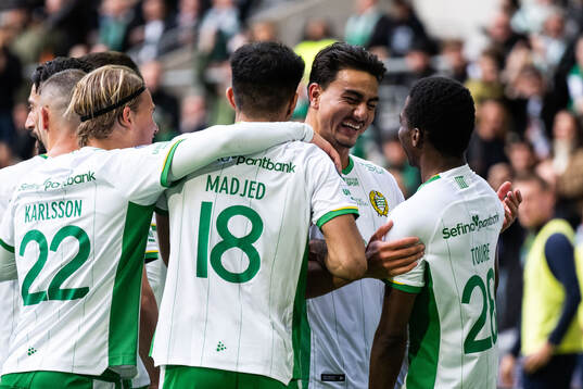 Hammarbys Bouzomana Toure jublar med Jusef Erabi