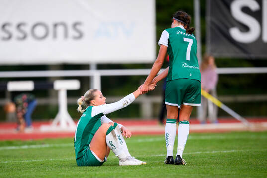 Alingsås Moa Öhman och Tove Lorén deppar