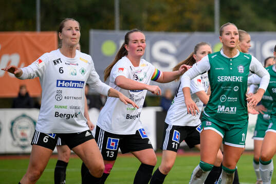 Mallbackens Jessika Pedersen, Ebba Rehnberg och Alingsås