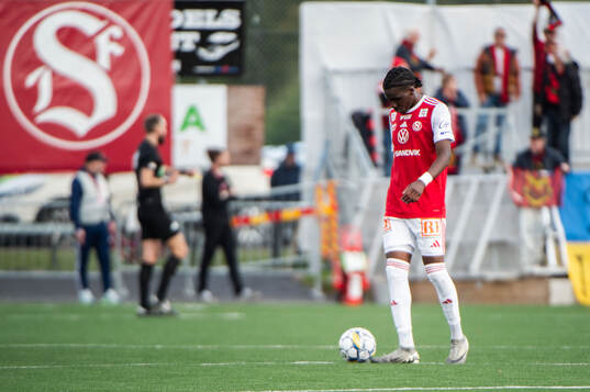 Sandvikens Calvin Kabuye deppar