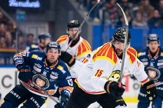 Växjös Dylan McLaughlin och Brynäs Simon Bertilsson