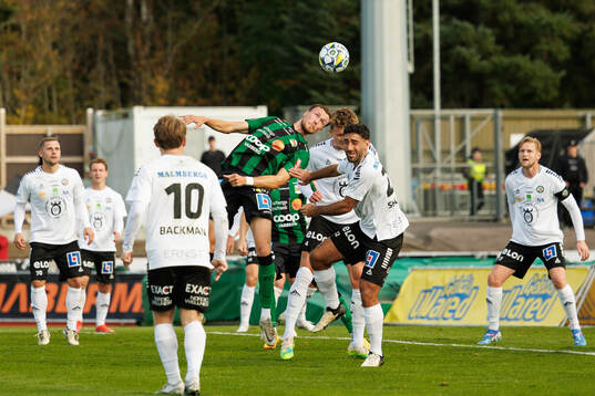 Varbergs Niklas Dahlström ovh Örebros Lucas Shlimon