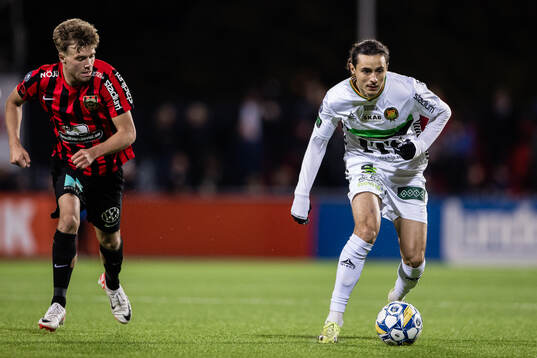 Brommapojkarnas Wilmer Odefalk och GAIS Amin Boudri
