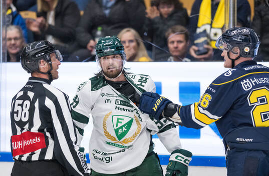 Färjestads Linus Johansson och HV71s Tommi Tikka