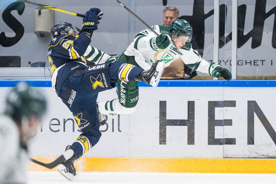 HV71s Tommi Tikka och Färjestads Stian Solberg