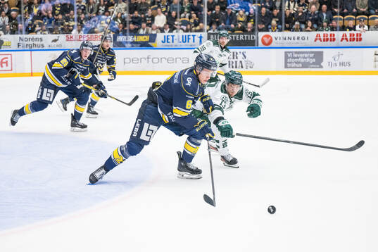 HV71s Vincent Sandberg och Färjestads Joel Kellman