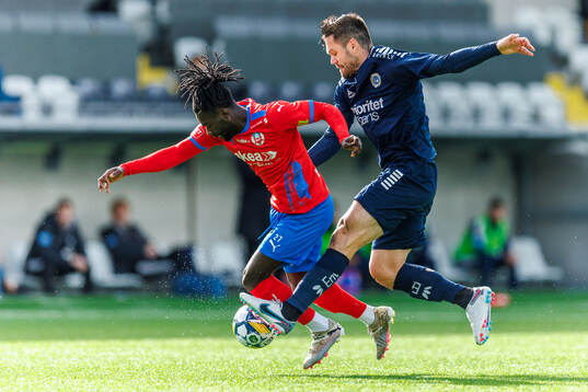 Helsingborgs Benjamin Acquah och Utsiktens Ivo Pekalski