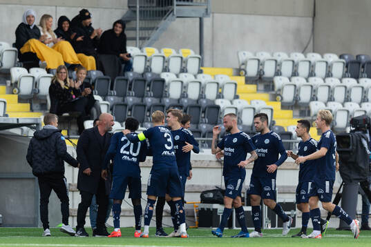 Utsiktens Kalipha Jawla jublar