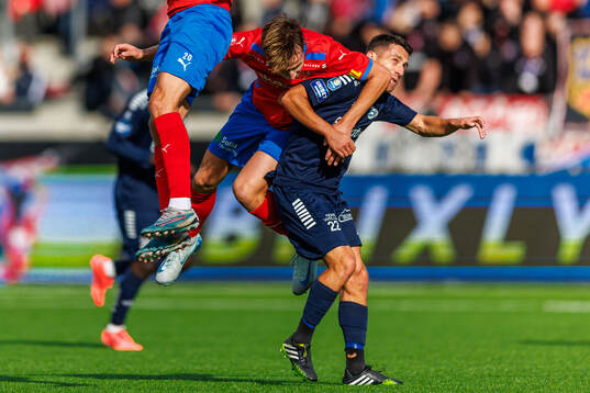Utsiktens Predrag Randelovic i full med Helsingborgs Lukas