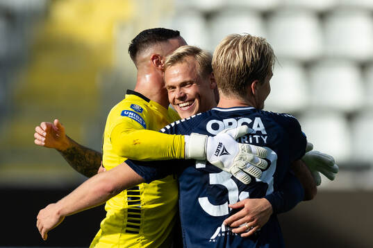 Utsiktens målvakt Elias Hadaya, Jesper Brandt och