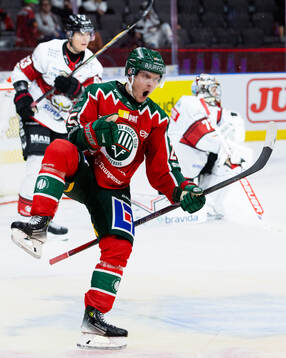 Frölundas Arttu Ruotsalainen jublar