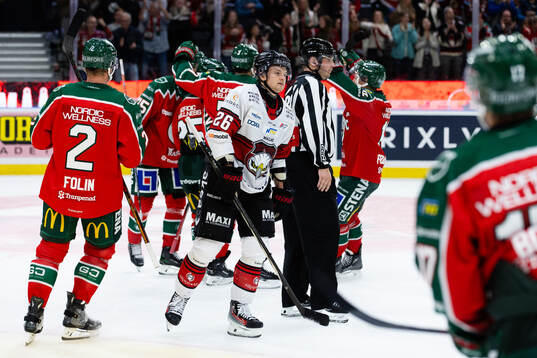 Malmö Redhawks Teemu Kivihalme deppar