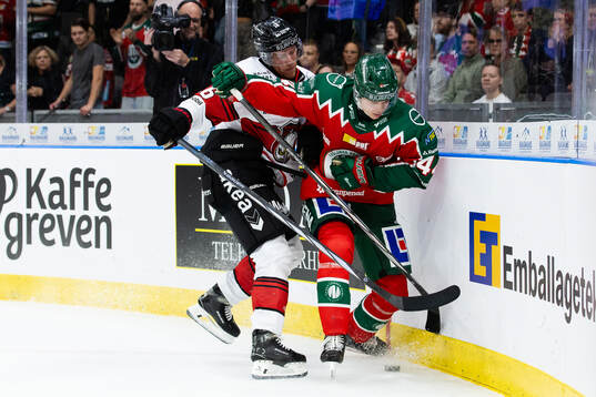 Malmö Redhawks Matias Lassen och Frölundas Noah Dower