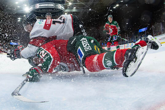 Malmö Redhawks Johan Ivarsson och Frölundas Filip