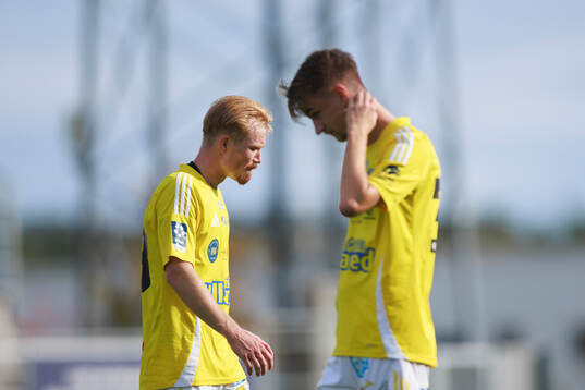 Falkenbergs FFs Linus Borgström och Melker Larsson deppar