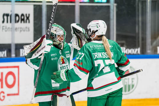 Rögles målvakt Alba Gonzalo och Sibelle Eriksson