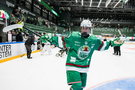 Rögles Johanna Kellander jublar
