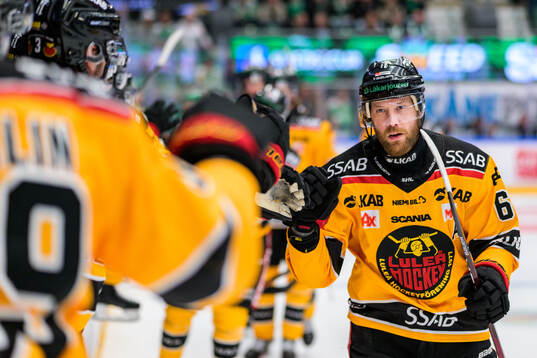Luleås Linus Omark jublar