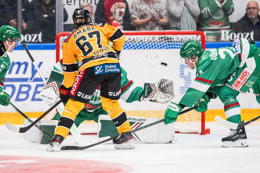 Luleås Linus Omark gör 0-1
