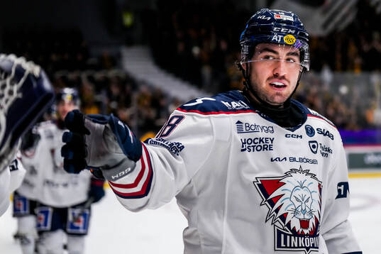 Linköpings Remi Elie jublar