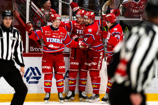 Timrås Sebastian Hartmann jublar