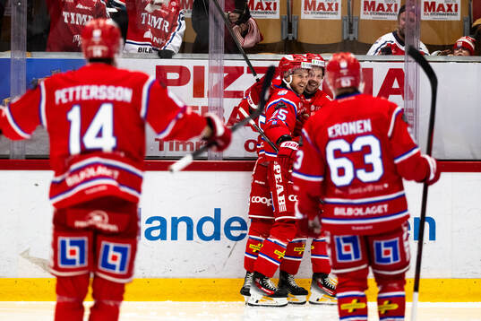Timrås Jonathan Dahlén jublar