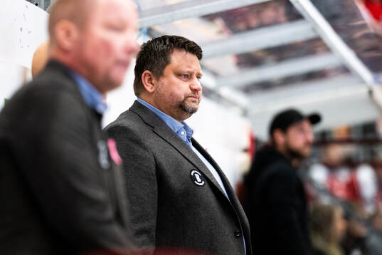 MoDos tränare Mattias Karlin