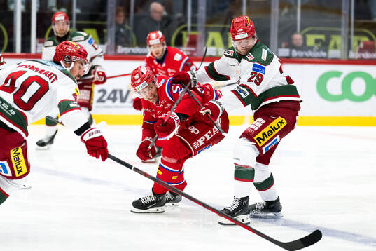 Timrås Anton Wedin och MoDos Mikkel Aagaard