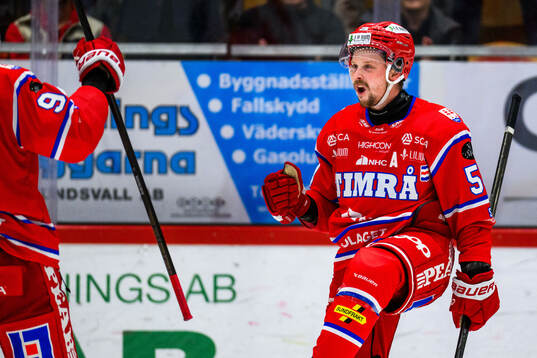 Timrås Jonathan Dahlén jublar