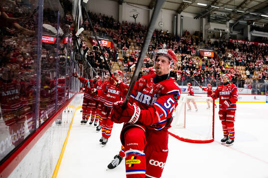 Timrås Jonathan Dahlén jublar