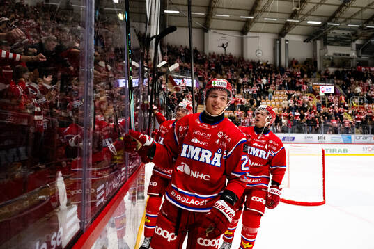 Timrås Oliver Johansson jublar