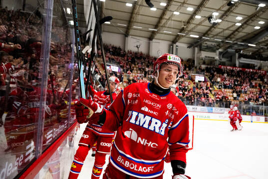 Timrås Oliver Johansson jublar
