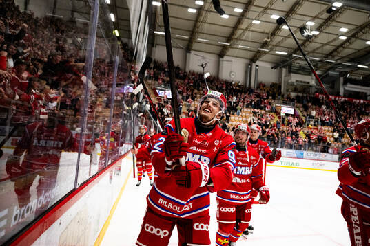 Timrås Anton Lundmark jublar