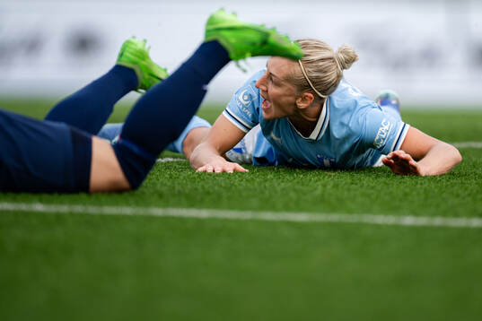 Malmö FFs Mia Persson reagerar