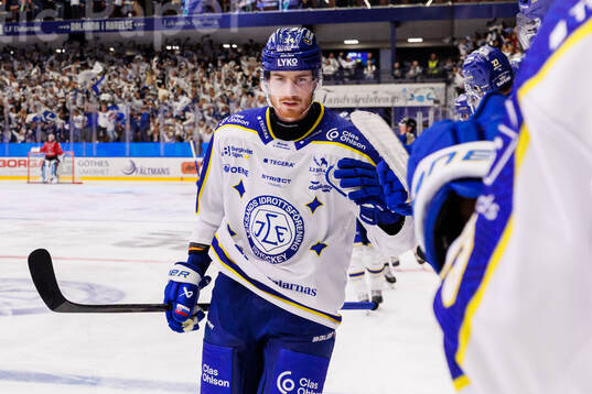 Leksands Peter Cehlarik jublar