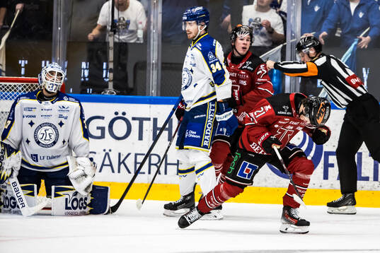 Örebros Patrik Puistola jubel