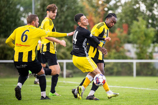 Bunkeflos Kevin Molinga mot Malmö Citys Lorik Duraku