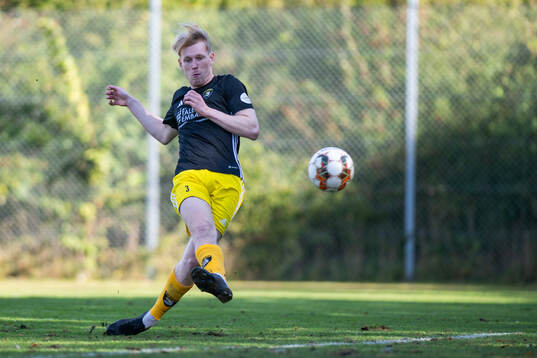 Malmö Citys Noa Sällberg gör måla bakom Bunkeflos