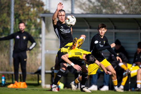 Bunkeflos Alex Sundqvist och Malmö Citys Shpatar Makolli