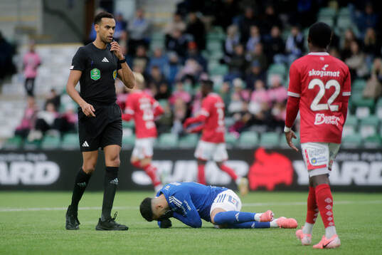 GIF Sundsvalls Marc Manchon har ont