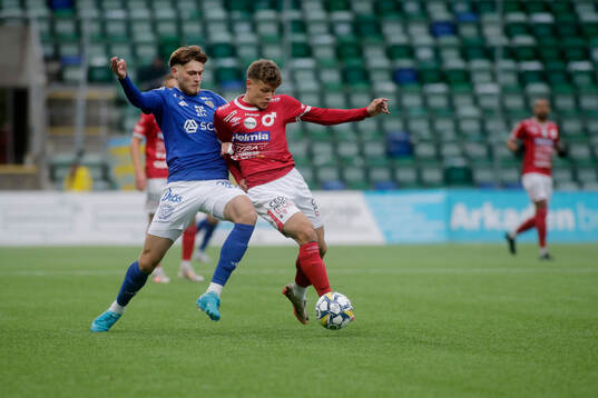 GIF Sundsvalls Ludvig Svanberg och Degerfors Gustav Lindgren