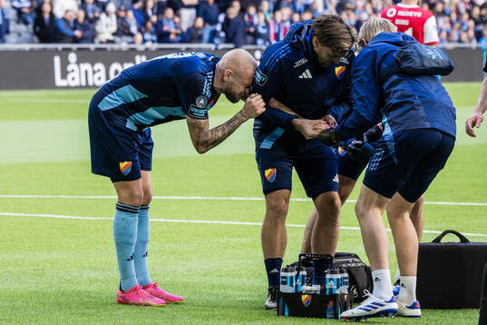 Djurgårdens Adam Ståhl har ont