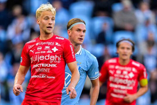 Värnamos Victor Larsson och Malmö FFs Erik Botheim