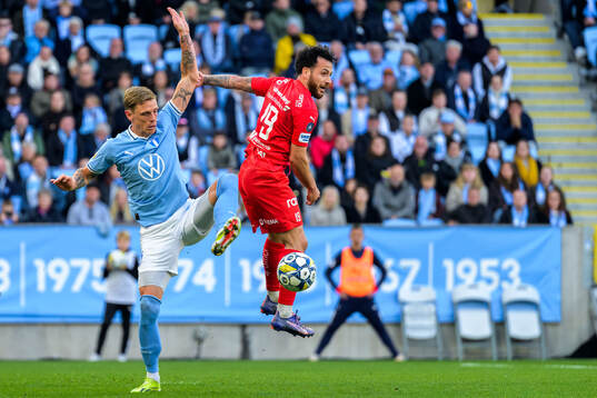 Malmö FFs Søren Rieks och Värnamos Marco Bustos